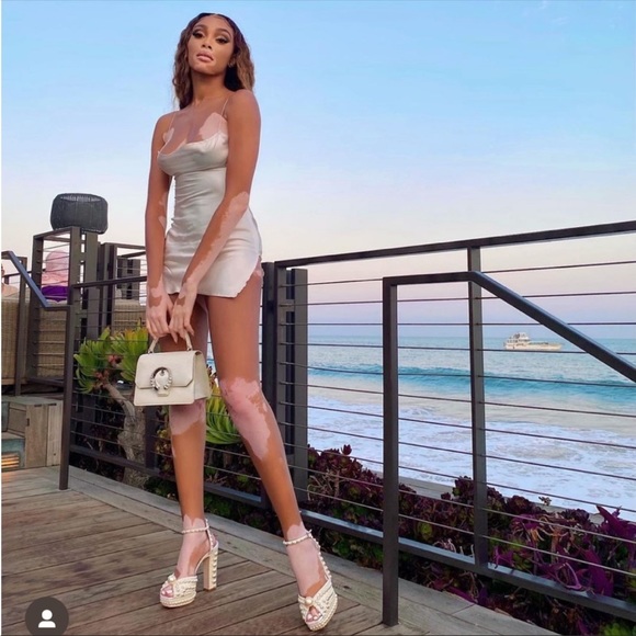 New Sacaria 120 White Satin Platform Sandals with All-Over Pearl Embellishment - Picture 10 of 16